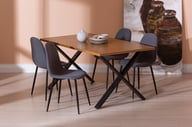 Cenni & Apollo ruokailuryhmä 160x90 neljälle: Tyylikäs, pyöreä ruokapöytä neljälle, tammi-melamiini, mustalla jalalla. Sopii täydellisesti moderniin ruokailutilaan. Yhdistä Apollo-tuoleihin.