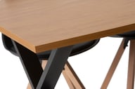 Cenni & Concept Oak ruokailuryhmä 190x90 kuudelle: Tyylikäs ruokapöytä, 190x90 cm, tammiviimeistely, mustat jalat. Sopii täydellisesti ruokailutilan keskipisteeksi kuuden hengen ryhmille.