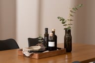 Cenni & Concept Oak ruokailuryhmä 190x90 kuudelle: Tyylikäs ruokapöytä kuudelle, tammi-melamiinista mustalla jalalla. Sopii moderniin ruokailutilaan ja tuo lämpöä sisustukseen.