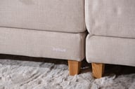 Dream moottorisänky 180x210 cm (sis. petauspatja): Dynaaminen moottorisänky, leveys 180 cm, beige väri, tammi jalat. Erinomainen valinta makuuhuoneeseen mukautuvan mukavuuden vuoksi.