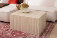 Reef sohvapöytä 80x60 beige: Tyylikäs beige travertinosohvapöytä, joka tuo modernia ilmettä olohuoneeseen. Erinomainen säilytysratkaisu, täydellinen yhdistelmä käytännöllisyyttä ja estetiikkaa.