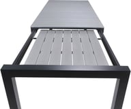 Dakota jatkopöytä 205/275x95cm: Tyylikäs musta alumiinijatkopöytä, 205-275x100 cm, täydellinen ulkoruokailuun. Kestävä ja helppohoitoinen, ihanteellinen terassille tai puutarhaan.