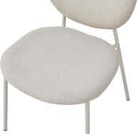 Saga ruokapöydän tuoli beige: Tyylikäs beige verhoiltu ruokatuoli, joka tuo eleganssia ruokailutilaan. Erinomainen valinta moderniin sisustukseen, mukava istua.