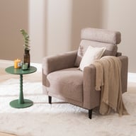 Portland Nojatuoli, beige: Tyylikäs beige nojatuoli Portland, täydellinen lisä olohuoneeseen. Mukava istua ja elegantti muotoilu luovat kodikasta tunnelmaa.