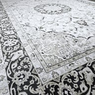 Lindos matto 160x230 cm hopea: Tyylikäs plyysimatto, joka tuo pehmeyttä ja eleganssia sisustukseen. Sopii täydellisesti olohuoneeseen tai makuuhuoneeseen. Viskoosi- ja chenillekuiduista valmistettu, helppo yhdistää eri sisustustyyleihin.