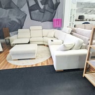 Tokyo Kulmasohva sähkömekanismeillla ja rahi