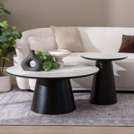 Sophie sarjapöytä pyöreät 90cm ja 50cm, harmaa/musta: Tyylikäs sohvapöytä, joka yhdistää säilytyksen ja sisustuksen. Sopii täydellisesti olohuoneeseen moderniksi säilytyskalusteeksi.