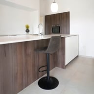 Pikkukuva: House Nordic Middel baarituoli, tummanharmaa mikrokuitu