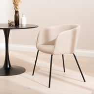 Berit ruokapöydän tuoli musta runko / beige kangas: Tyylikäs Berit ruokatuoli, musta-beige samettiverhoilu, joka tuo eleganssia ruokailutilaan. Sopii moderniin sisustukseen.