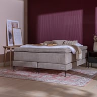 Dual jenkkisänky 180x200 cm hiekka (sis. petauspatja): Korkealaatuinen 180 cm leveä jenkkisänky, dynaaminen ja käännettävä. Tarjoaa optimaalisen mukavuuden ja tuen, täydellinen makuuhuoneeseen.