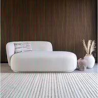 House Nordic Mykonos daybed irtotyynyllä, luonnonvalkoinen: Tyylikäs Mykonos-divaanisohva, luonnonvalkoinen. Sopii täydellisesti olohuoneeseen rentoutumiseen tai vierailijoiden majoittamiseen. Mukana irrotettavat tyynyt.