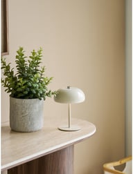 Pikkukuva: House Nordic ladattava pöytävalaisin, metalli, beige, ø13 cm