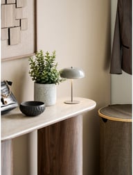 Pikkukuva: House Nordic ladattava pöytävalaisin, metalli, taupe, ø16 cm
