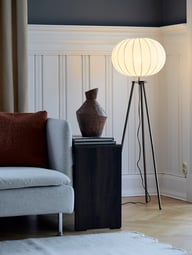 Pikkukuva: PR Home Base lattiavalaisin antiikkimessinki/valkoinen 125cm