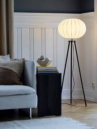 Pikkukuva: PR Home Base lattiavalaisin musta/valkoinen 125cm