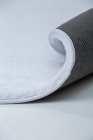 Pehmo matto 60x115 cm, valkoinen: Pehmeä valkoinen villamatto, koko 160x230 cm. Täydellinen lisäys olohuoneeseen tai makuuhuoneeseen, luo kodikasta tunnelmaa.