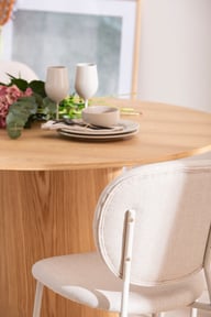 Rotondo & Saga ruokailuryhmä pyöreä 120 cm neljälle. Natural saarni pöytä / beige tuoli: Tyylikäs pyöreä ruokailuryhmä neljälle, jossa luonnonvaalean saarnipöydän ja beigejen tuolien yhdistelmä. Täydellinen ruokailutilan keskipisteeksi!