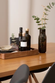Cenni & Concept Oak ruokailuryhmä 190x90 kuudelle: Tyylikäs ruokapöytä kuudelle, tammi-melamiini, mustat jalat. Sopii moderniin ruokailutilaan, täydellinen ruokailuryhmäksi.