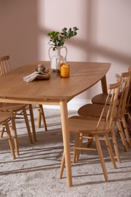 Reino ruokailuryhmä 170x95 kuudelle, lakattu tammi: Tyylikäs ruokailuryhmä kuudelle, lakattu tammi, 170x95 cm. Sopii moderniin ruokailutilaan. Kestävä ja käytännöllinen valinta.