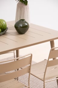 Lina ruokailuryhmä 200x90 kuudelle: Tyylikäs ulkoruokailuryhmä, vaalea taupe, sisältää 200x90 cm pöydän ja 6 tuolia. Täydellinen terassille tai puutarhaan. Kestävä ja moderni.