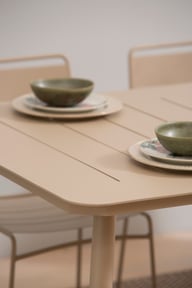 Lina ruokailuryhmä 200x90 kuudelle: Tyylikäs ruokailuryhmä ulos, vaalea taupe, sisältäen 200x90 cm pöydän ja 6 tuolia. Erinomainen valinta terassille tai puutarhaan!