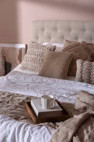 Moon Lux moottorijenkkisänky 160x200 beige, petauspatjalla, päädyllä ja kännykkätaskuilla: Moottorisänky 160 cm leveä, Beige, mukautuva mukavuus ja tyylikäs design. Täydellinen makuuhuoneeseen, ergonominen ja monipuolinen.