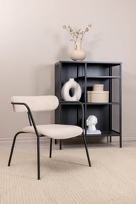 Duffy lounge-nojatuoli beige sametti: Tyylikäs beige samettinojatuoli, joka lisää eleganssia olohuoneeseen. Mukava istuin, täydellinen rentoutumiseen tai sisustuksen viimeistelyyn.