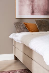 Moon Gold jenkkisänky 120x200, visco, Primo 05 beige: Tyylikäs 120 cm leveä jenkkisänky, jossa viskoelastinen patja. Erinomainen valinta makuuhuoneeseen, takaa mukavan ja tukevan unen.