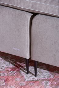 Dual runkopatjasetti 180x200 cm hiekka (sis. petauspatja): Dynaaminen 180 cm leveä runkopatjasetti, joka tarjoaa täydellisen tuen ja mukavuuden. Sopii makuuhuoneeseen, moderniin sisustukseen.