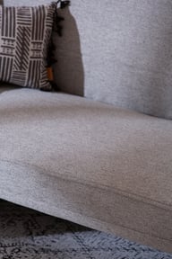 Luna 3-istuttava vuodesohva 166cm harmaa: Tyylikäs 3-istuttava vuodesohva, harmaa. Erinomainen olohuoneen sisustukseen, muuntautuu helposti vieraiden yöpaikaksi.