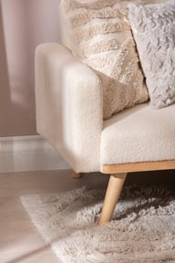 Cottage vuodesohva beige: Tyylikäs beige vuodesohva, jossa pehmeä buklee-verhoilu. Erinomainen valinta olohuoneeseen tai vierashuoneeseen. Monikäyttöinen ja mukava.