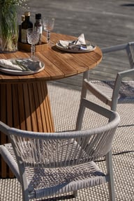 Deco & Elegance ruokailuryhmä pyöreä 120cm neljälle: Tyylikäs pyöreä ruokailuryhmä, 120 cm, neljälle hengelle. Sopii erinomaisesti terassille tai puutarhaan. Kestävä ja kaunis khaki-väri.