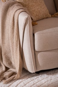 Gabriel lepotuoli sähkömekanismilla beige: Mukava recliner-nojatuoli, jossa sähkömekanismi. Beige väri, täydellinen olohuoneeseen rentoutumiseen ja elokuvailtoihin.