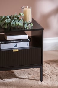 Pikkukuva: Caisa yöpöytä musta