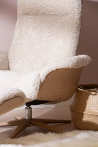 Pikkukuva: Astra Wood tuoli+rahi, vakiokoko. Oak Sanded, Star-jalka puu B2, alu kirkas Oak Sanded, Sheepskin Moonlight