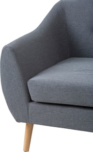 Århus 2,5-istuttava sohva tummanharmaa: Tyylikäs tummanharmaa 2,5-istuttava kangassohva, täydellinen olohuoneeseen. Mukava istua, moderni muotoilu ja helppo yhdistää sisustukseen.
