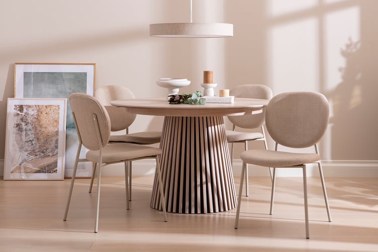 Metz & Saga ruokailuryhmä  pyöreä 120cm neljälle