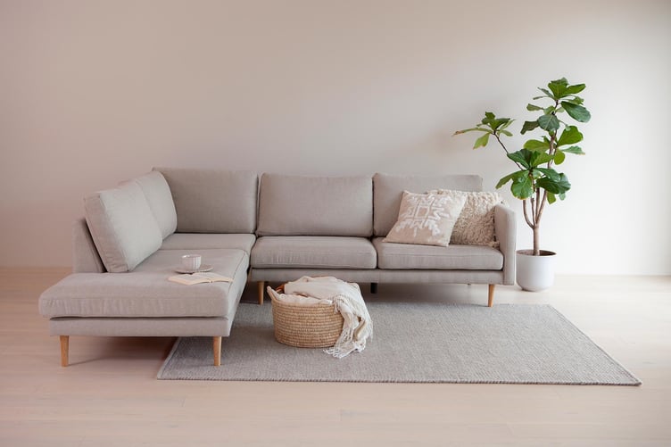 Copenhagen Scandic avokulmasohva (vasen) beige / tammijalat