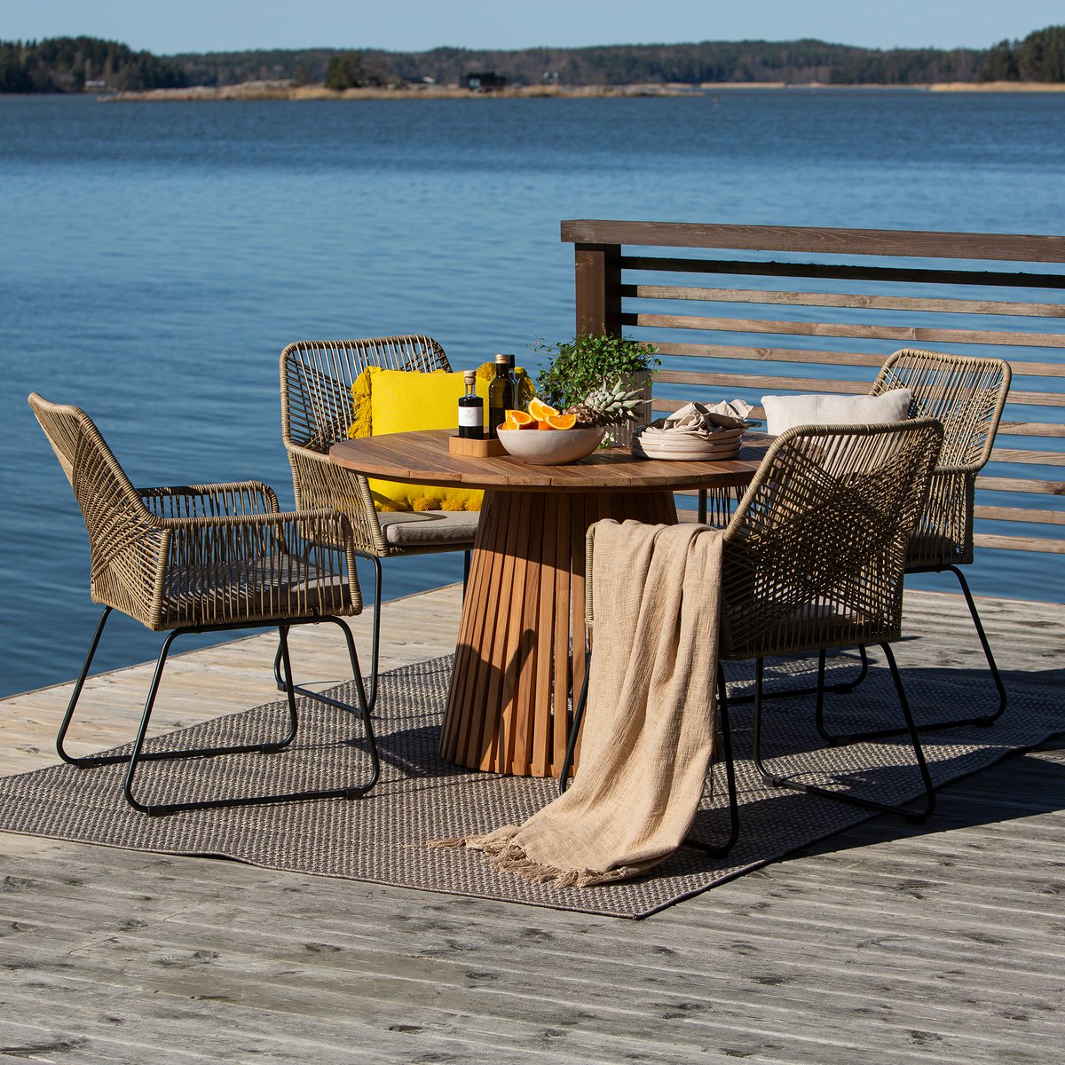 Deco & Maren ruokailuryhmä pyöreä 120cm neljälle