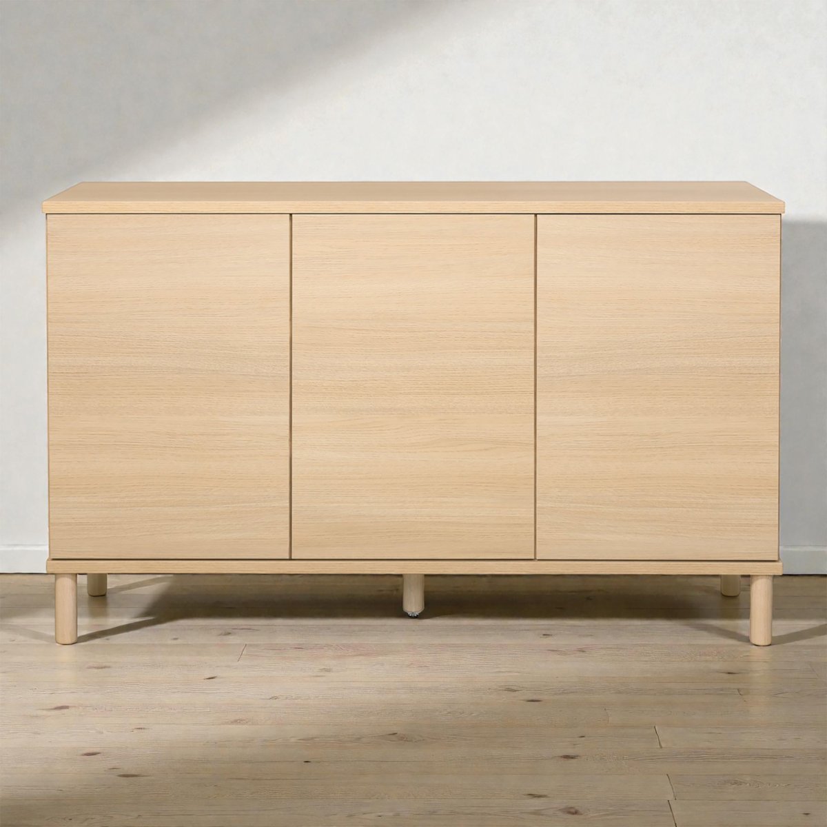Sata senkki nro 56. 138cm 3 ovea vaalea tammi, pyöreä jalka